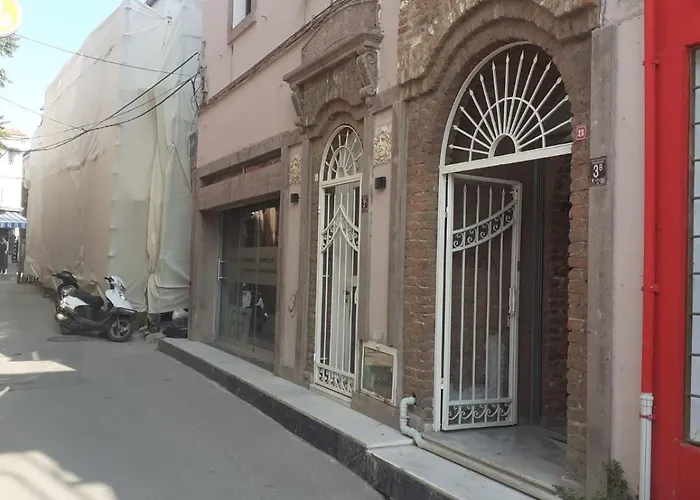 Ayvalik House فندق